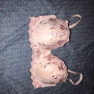 A Floral design light pretty pink bra